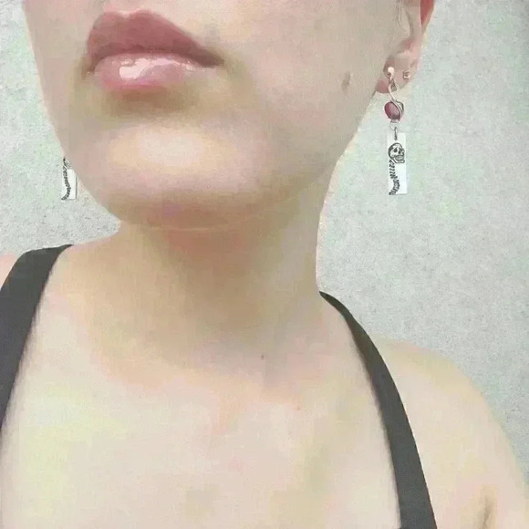 Romantic goth vampire red heart & skull silver wire earrings ✦ long dangly earri - Picture 3 of 8